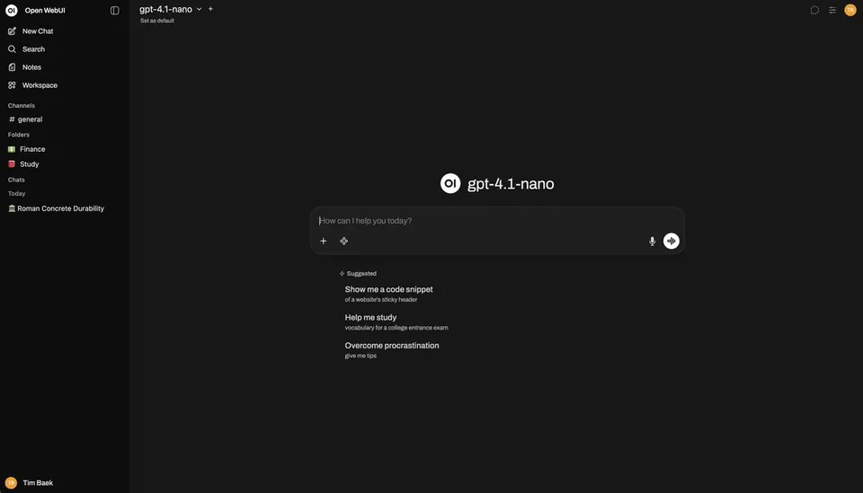 Giao diện chat của Open WebUI, chọn model ở góc trên. (Ảnh: GitHub Open WebUI)