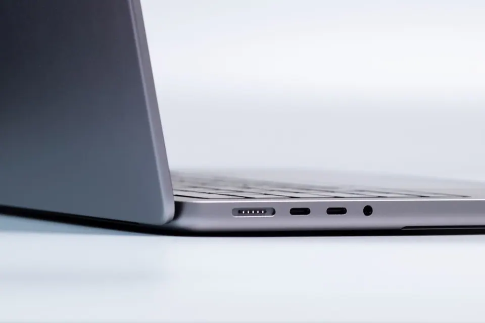 MacBook Pro từ M4 tới M5: nhìn lại tin đồn đã thành sự thật