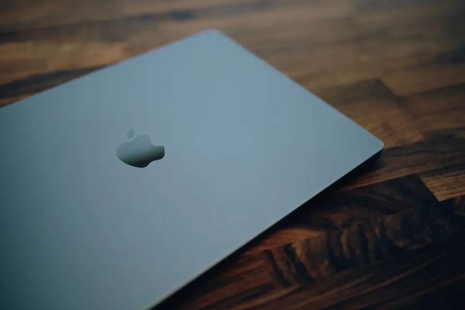 MacBook tự tắt nguồn đột ngột: nguyên nhân và cách sửa